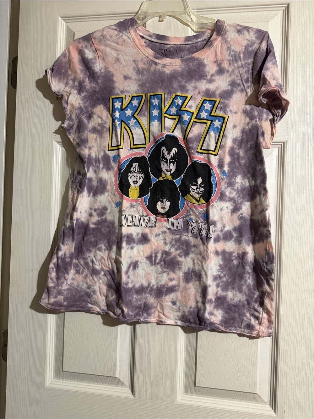 torrid KISS Graphic Tie-Dye Short Sleeve Tee in Purple and Pink